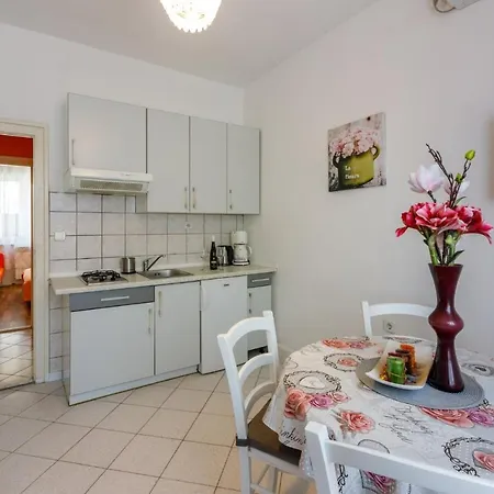 Mladen تْسْغيكفانِتْسا