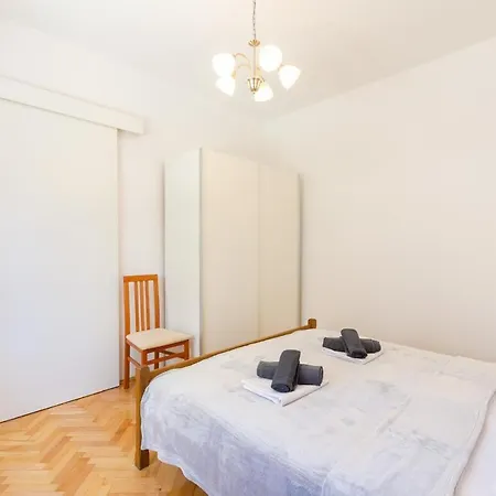 Apartment Mladen