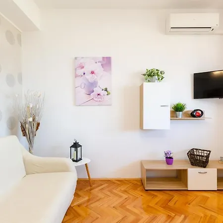 Mladen Apartment